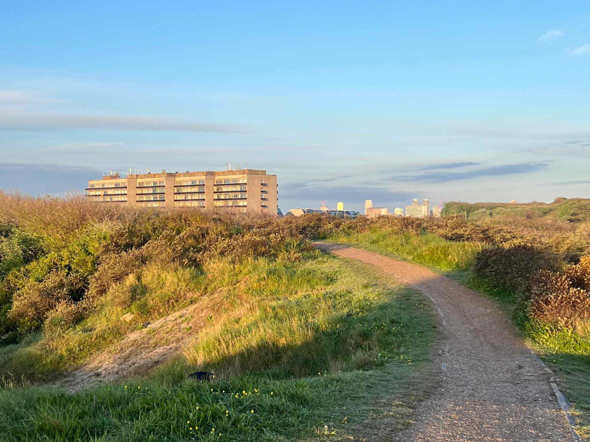 Appartement Residentie Astrid Met Private Parking Bredene Exterior photo